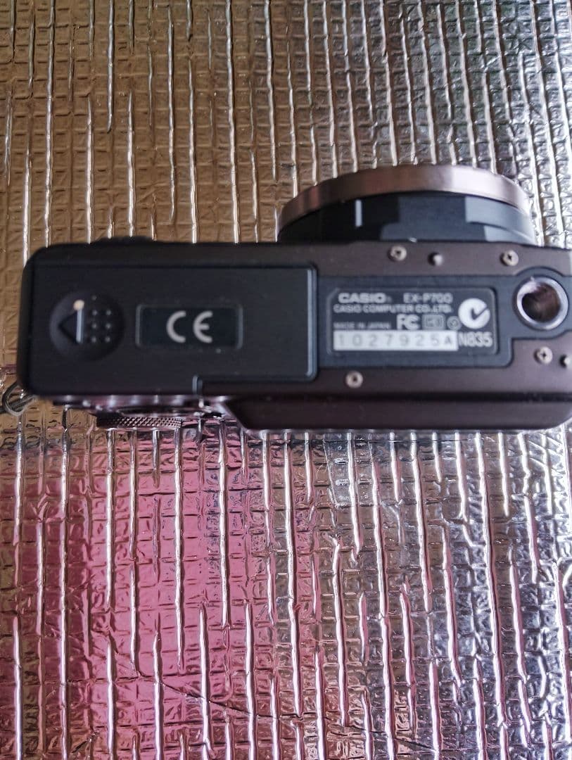 CASIO EXILIM 7.0メガピクセル コンパクトデジタルカメラ