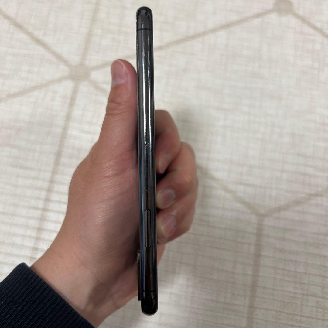 Apple iPhone X 64GBブラック 画面ひびあり