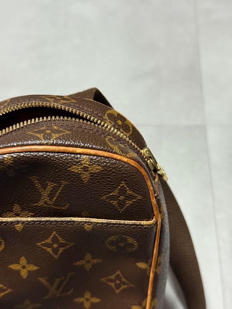 Louis Vuitton モノグラム ボディバッグ