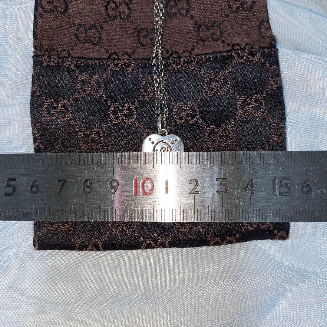 GUCCI ハート型シルバーネックレス 　プレートトップ　セットポーチ付き