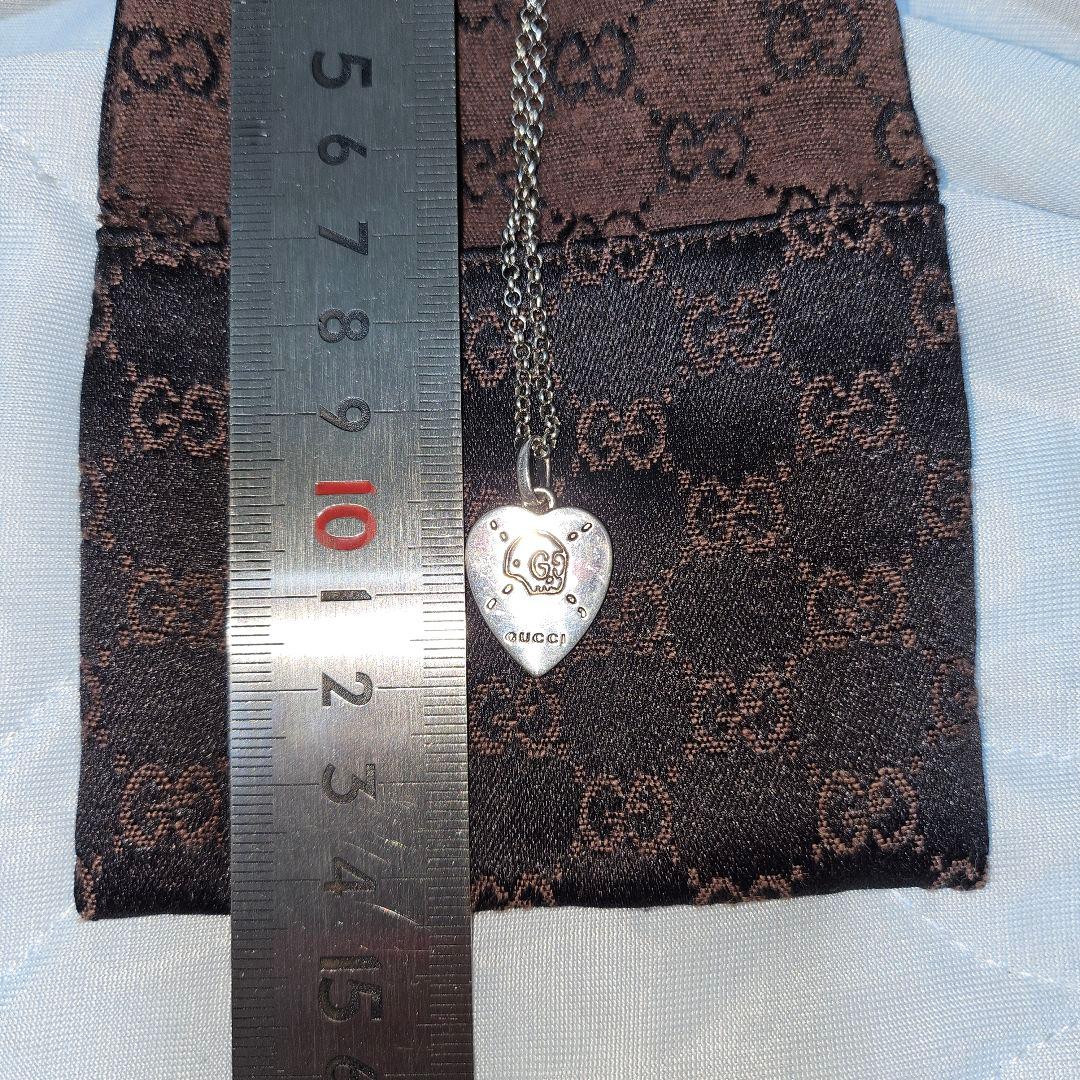GUCCI ハート型シルバーネックレス 　プレートトップ　セットポーチ付き