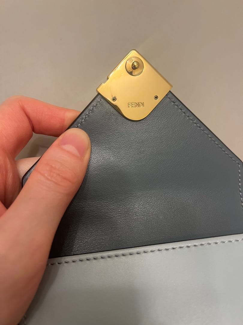 FFダイヤモンド財布　FENDI マーキュリーブルー＆ライトブルー　三つ折り