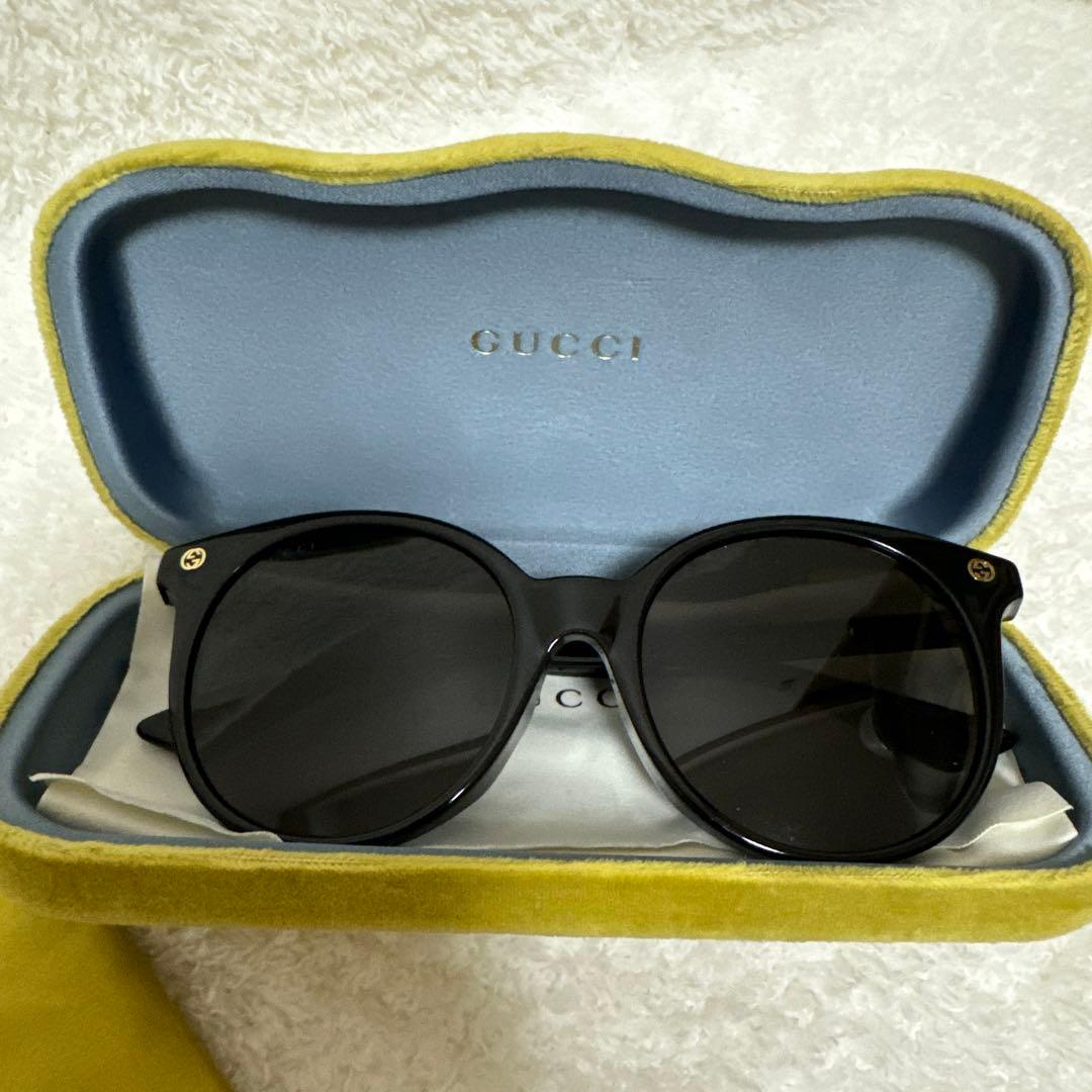 GUCCI ブラック ラウンド型サングラス ケース付き
